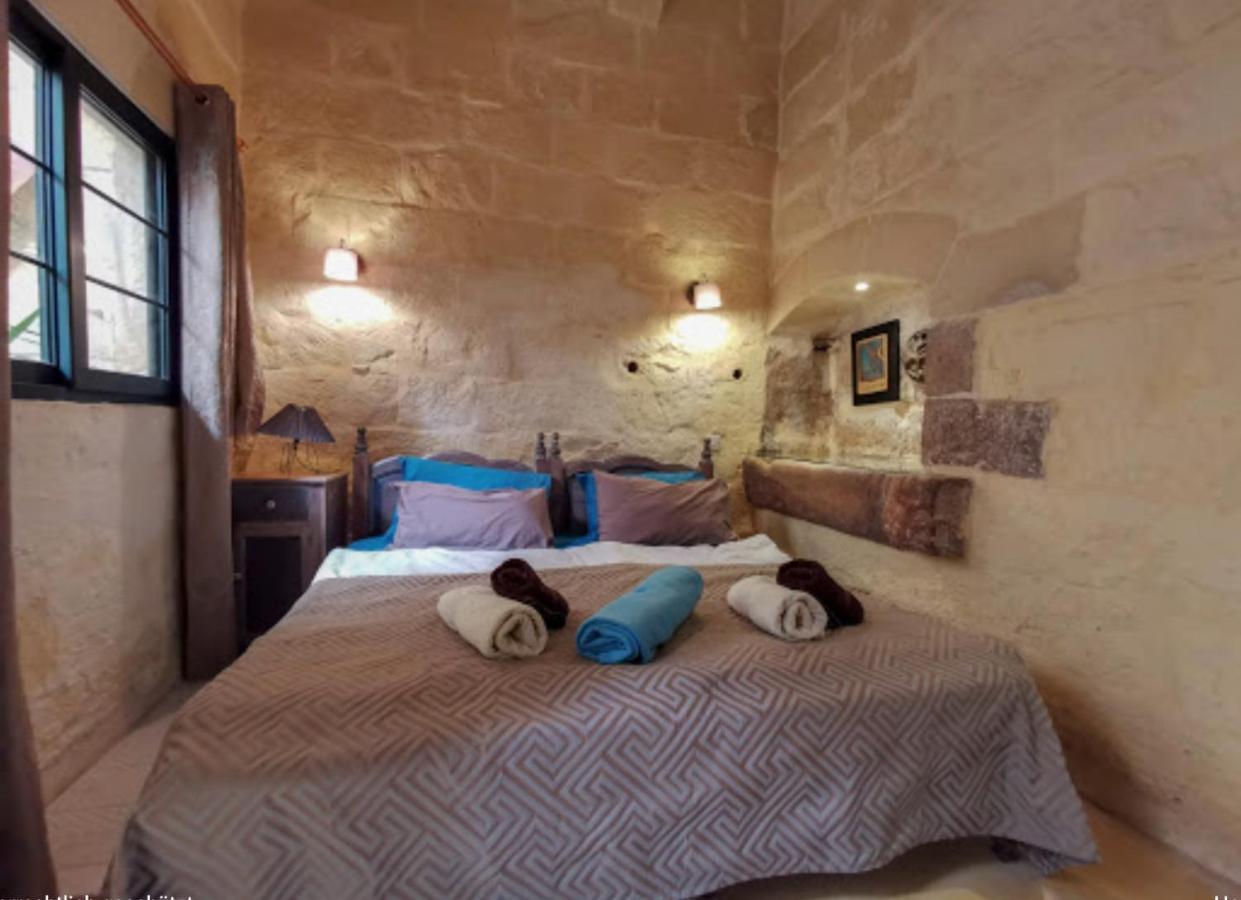 Peaceful Farmhouse Stay With Cozy Yard Għarb Dış mekan fotoğraf