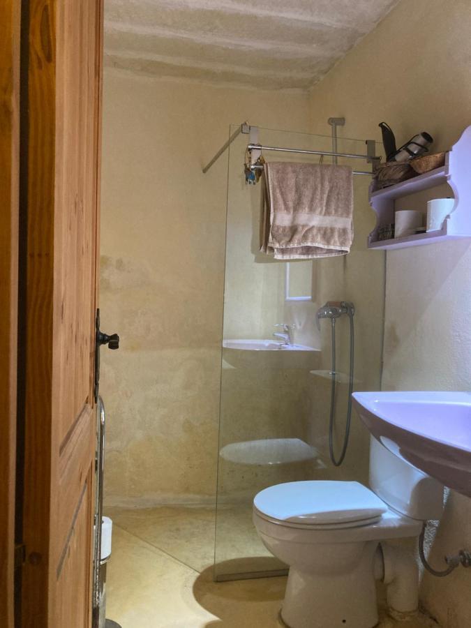 Peaceful Farmhouse Stay With Cozy Yard Għarb Dış mekan fotoğraf