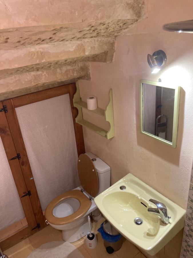Peaceful Farmhouse Stay With Cozy Yard Għarb Dış mekan fotoğraf