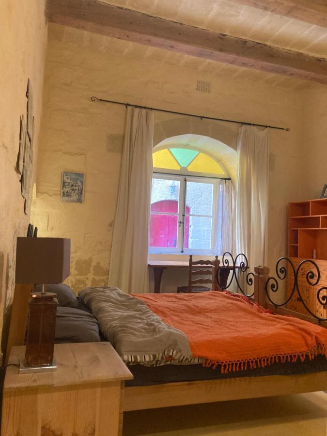 Peaceful Farmhouse Stay With Cozy Yard Għarb Dış mekan fotoğraf